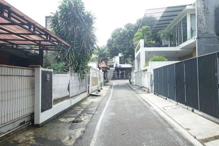 Dijual Rumah 2 Lantai di Jalan Ciomas, Kebayoran Baru, Jakarta Selatan