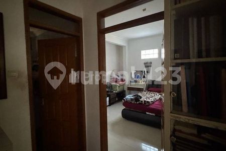 Dijual Rumah 2 Lantai di Golf Barat, Kota Bandung