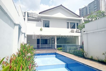 Disewakan Rumah dengan Garden & Private Pool at Lembong Cilandak, Jakarta Selatan