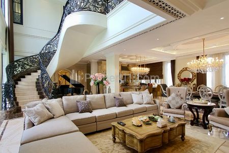 Jual Rumah American Classic di Kemang Jakarta Selatan - 5 Kamar Tidur Full Furnished