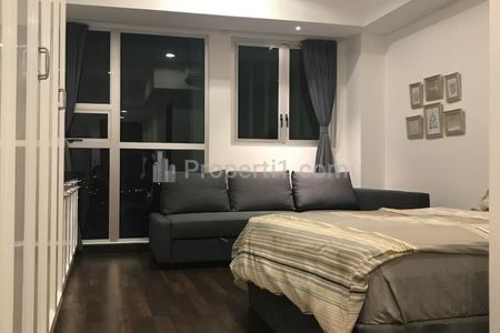 For Rent Apartment Studio Kemang Village Residence in South Jakarta - Fully Furnished with Balcony and Connected to Mall