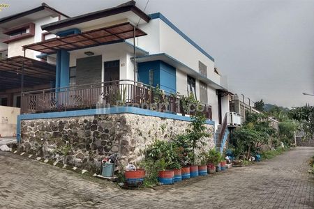 Jual Cepat Rumah Hoek Asri Harga di Bawah Pasaran Lokasi Dalam Komplek Sejuk di Pada Asih Cisarua Bandung Barat