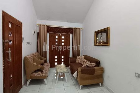 Dijual Rumah Asri 3 Lantai di Komplek Bumi Harapan Bandung