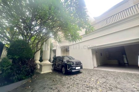 Sewa Rumah Mewah 2 Lantai Siap Huni di Kemang Jakarta Selatan