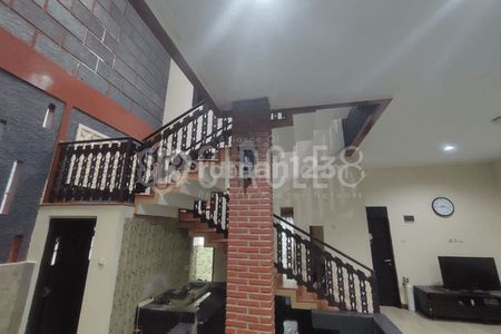 Dijual Rumah Mewah 3 Lantai Idaman Keluarga di Rancasari Bandung