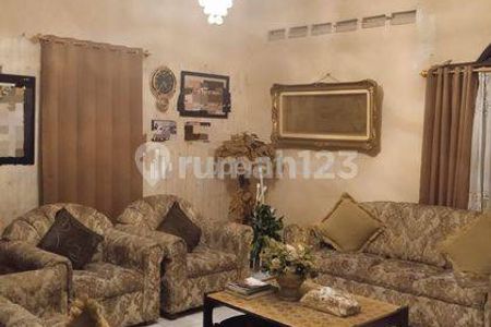 Dijual Rumah Tinggal Strategis di Komplek Bumi Penyileukan, Bandung Timur