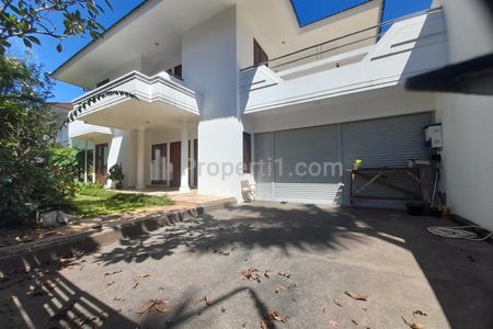Jual Rumah Besar Luas 719 m2 di Simprug, Permata Hijau, Dekat Senayan, Palmerah, Slipi, Hang Tuah, Mampang Prapatan, Jakarta Selatan