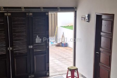 Disewakan Rumah Mewah 2 Lantai di Jakarta Selatan - Semi Furnished dan di Kawasan Cilandak