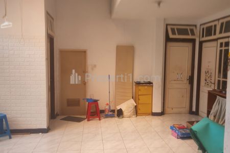 Dijual Rumah 2 Lantai di Jl. Kenanga Indah Harapan Indah Bekasi Barat