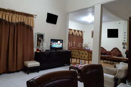 Dijual Rumah Asri Siap Huni di Komplek Riung Bandung