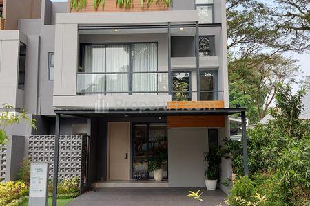 Dijual Rumah Mewah 3 Lantai Nyaman Eksklusif di BSD City