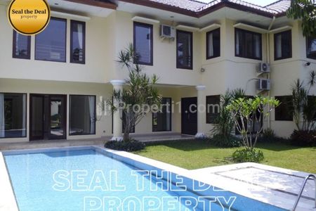Disewakan Compound House di Pejaten Jakarta Selatan STD597