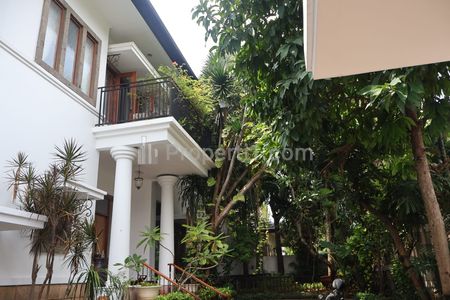Sewa Rumah Siap Huni di Cipete, 5 BR, Kolam Renang, Dekat Antasari, Prapanca, Fatmawati, Nawi, Radio Dalam, Cilandak, Jakarta Selatan