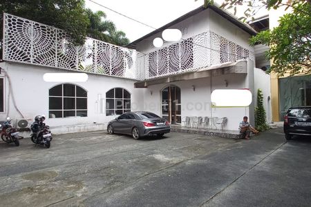 Jual Rumah Bonus Kantor dan Ruang Usaha, 1.5km ke Pondok Labu Raya, Jakarta Selatan