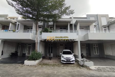 Dijual Rumah 2,5 Tingkat di Komplek Givency One Medan Type Chelsea