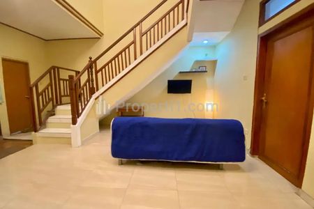 Disewakan Rumah Nyaman 2 Lantai  di Sarijadi Bandung