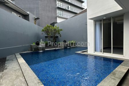 Sewa Rumah Royal Residence Surabaya Plus Kolam Renang + Furnished dekat Citraland, Pakuwon Indah, Graha Family