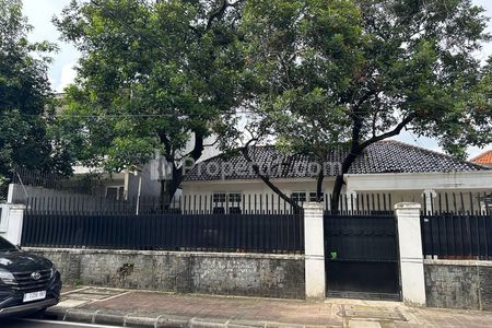 Sewa Rumah Siap Huni 7 BR di Menteng, Dekat Sudirman, Thamrin, Jakarta Pusat