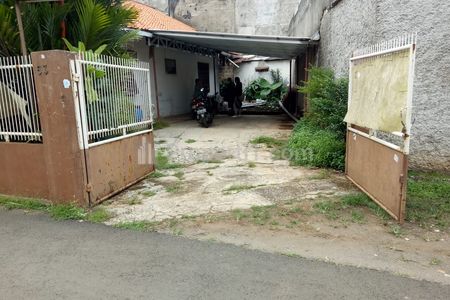 Dijual Rumah Strategis di Tanjung Barat, Jagakarsa, Jakarta Selatan