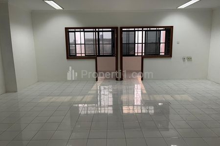 Disewakan Ruko Gandeng Luas di Jl. Panglima Polim, Melawai, Kebayoran Baru, Jakarta Selatan