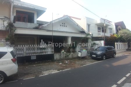 Dijual Rumah Hitung Tanah di Tebet Timur, Luas Tanah 430m2, SHM, Lebar Jalan 2 Mobil Luas, dekat Taman Eccopark