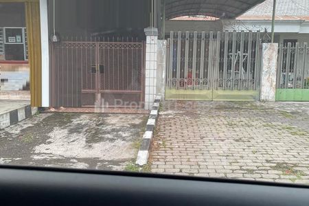 Rumah Dijual di Raya Darmo Permai Dukuh Pakis Surabaya Barat