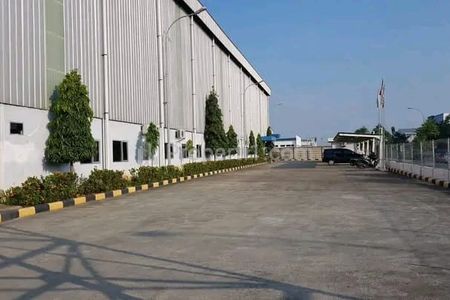 Jual Cepat Nego Gudang HGB Bekas Pabrik Luas 11200 m2 Bangunan 1500 m2 di Kawasan Industri Jababeka, Cikarang Pusat, Jawa Barat