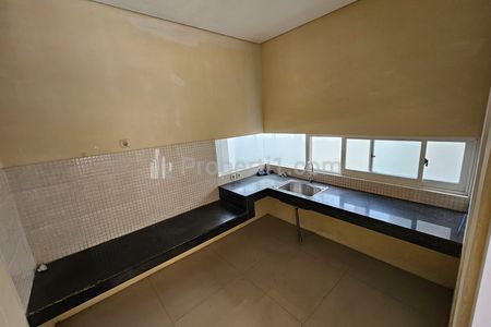 Dijual Rumah 2 Lantai di Komplek Royal Residence, Surabaya