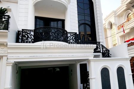 Dijual Rumah dengan Desain Modern Classic Daerah Jagakarsa, Jakarta Selatan