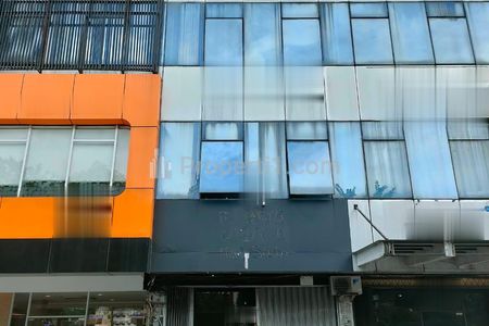Disewakan Ruko Komplek Strategis di Rawamangun, Pulo Gadung, Jakarta Timur