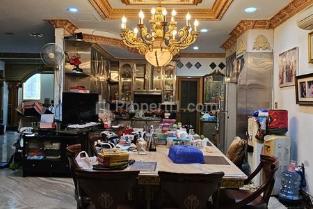 Dijual Rumah Mewah Siap Huni Type Classic di Puri Indah Kembangan Jakarta Barat
