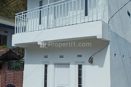 Jual Rumah 2 Lantai Siap Huni Baru Termurah di Kamarung Cimahi Utara