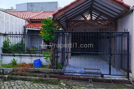 Sewa Rumah 3 Kamar Tidur 1 1/2 Lantai Cluster Palem Semi Karawaci Tangerang