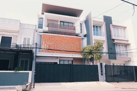Dijual Gedung Mini Kantor Cantik Beserta Gudang di Pluit, Penjaringan, Jakarta Utara