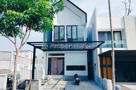 Rumah Dijual di Perumahan Crystal Golf Citraland Surabaya Barat