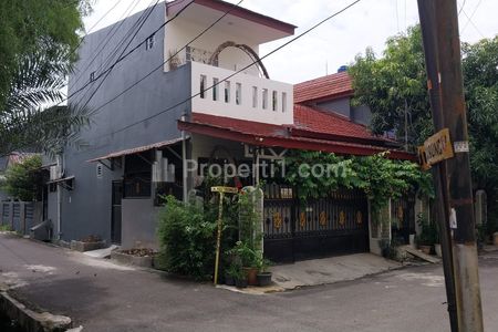 Dijual Rumah Hoek 7 Kamar Tidur di Duren Sawit Jakarta Timur