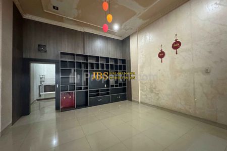 Jual Ruko 3,5 Tingkat Siap Huni di Komplek Cemara Asri Medan Jalan Makmur