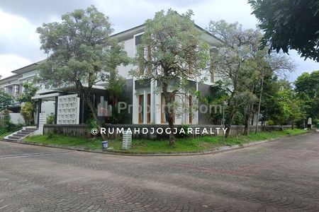 Jual Rumah Super Mewah Kolam Renang Dalam Perumahan Elite di Jl. Kaliurang Km 8 Yogyakarta