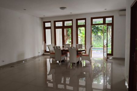 Disewakan Rumah Eksklusif di Kemang Dalam – Nyaman & Strategis