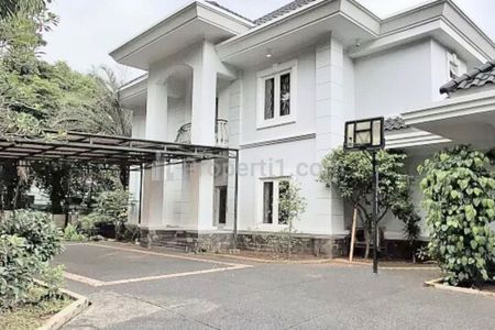 Jual Rumah Luas di Area Kebayoran Baru Jakarta Selatan STDN0160