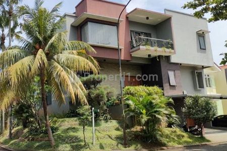 Dijual Rumah Pojokan di Legenda Wisata, Kabupaten Bogor