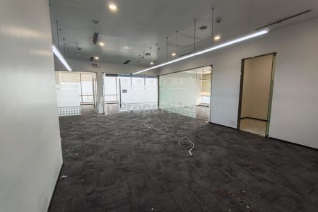 Disewakan Ruang Kantor di Soho Capital, Furnished Luas 392,17m2
