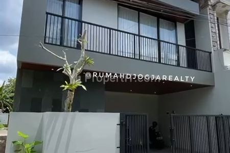 Jual Rumah Baru 2 Lantai Modern Kolam Renang Tengah Kota di Timoho Baciro Yogyakarta