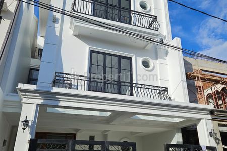 Dijual Rumah Baru di Jalan Merak, Jakarta Selatan