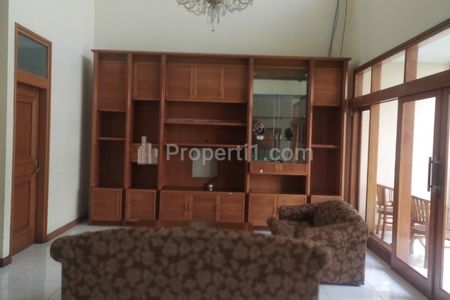 Sewa Rumah 2 Lantai Bagus Strategis Sayap Sutami, Bandung