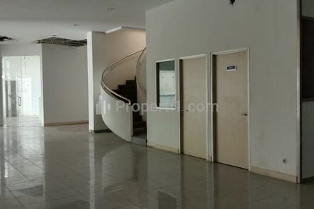 Disewakan Ruko RAYA MAYJEN SUNGKONO Ex. Showroom Mobil Surabaya Barat