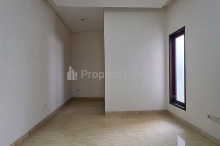 Jual Rumah di Terogong Cilandak Jakarta Selatan Dekat Jakarta International School - 4 Kamar Tidur SHM