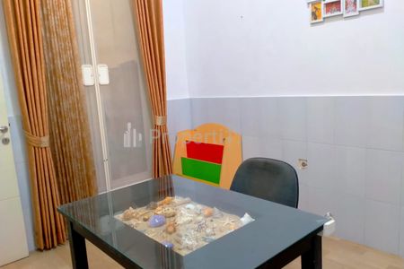 SEWA Rumah di Perum NIRWANA EKSEKUTIF Surabaya, Rumah Bentuk Kantor