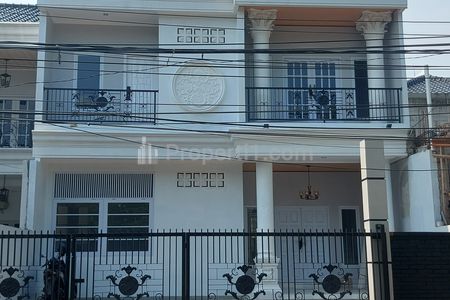 Dijual Rumah Ada Kolam Renang di Megapolitan Cinere
