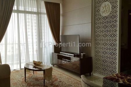 Sewa Apartemen Essence Darmawangsa 2BR Private Lift Spacious Living Room